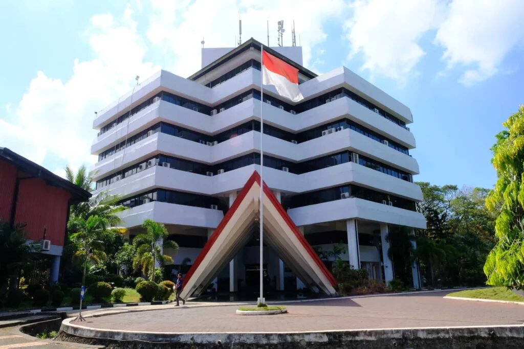 Gedung-Rektorat-1024x683-1.jpg