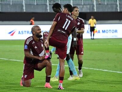 alex-tanque-menjadi-bintang-psm-makassar-dengan-mencetak-hat-trick-ke-gawang-psbs-biak-1763725052044_43.jpeg